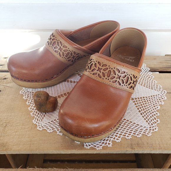 🌾Dansko Honey Clogs•Rustic Cottage•Western Tooled Belt•Tan•EU37/ 6.5-7 US - Picture 8 of 15